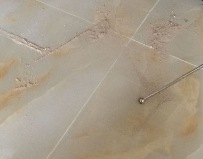 萨嘎瓷砖空鼓维修公司分享粘合剂选择不当在瓷砖铺贴过程中可能导致以下问题